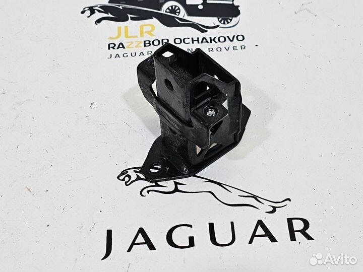 Кронштейн радиатора Jaguar F-Pace X761 2016- н.в