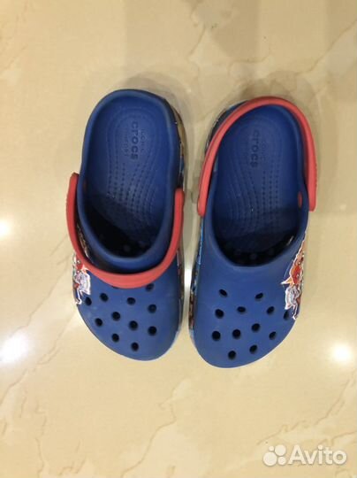 Crocs 11