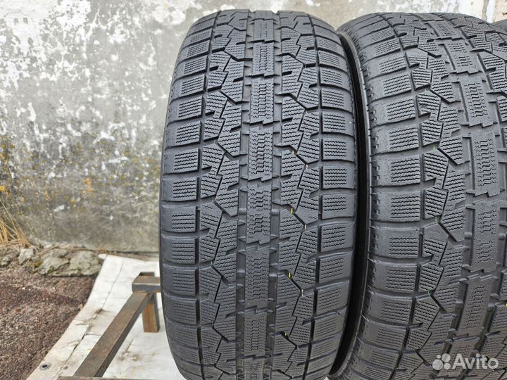 Toyo Observe Garit GIZ 215/55 R16 93Q