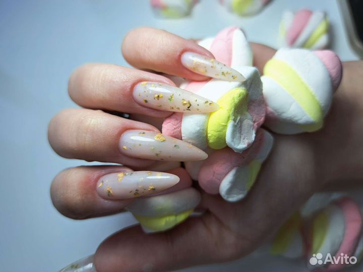 Маникюр, педикюр, наращивание ногтей