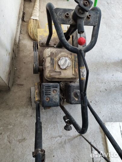 Резчик асфальта бензиновый