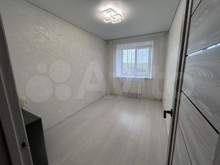 3-к. квартира, 70 м², 1/3 эт.