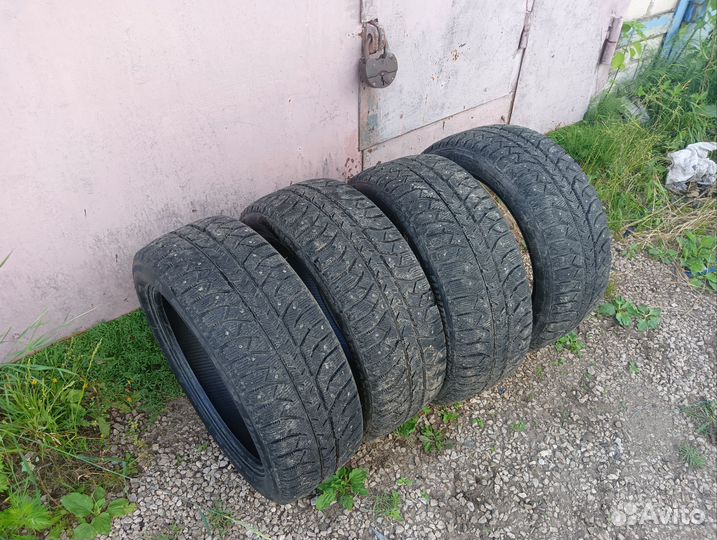 Bridgestone Ice Cruiser 7000S 205/50 R17