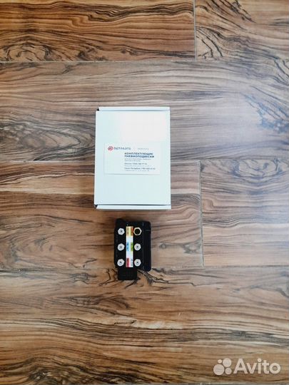 Блок клапанов пневмоподвески Mercedes W166