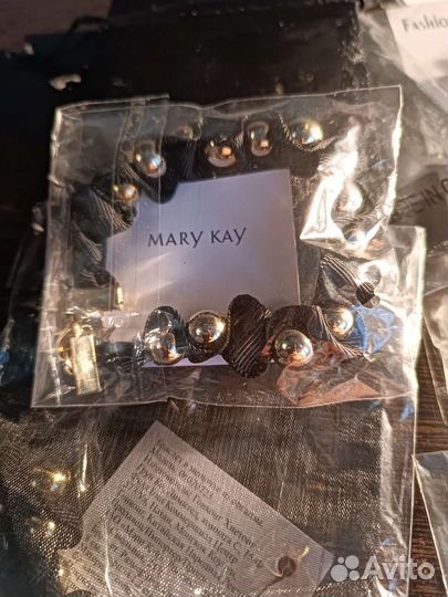 Брошки,цепочки,браслеты Мери Кей
