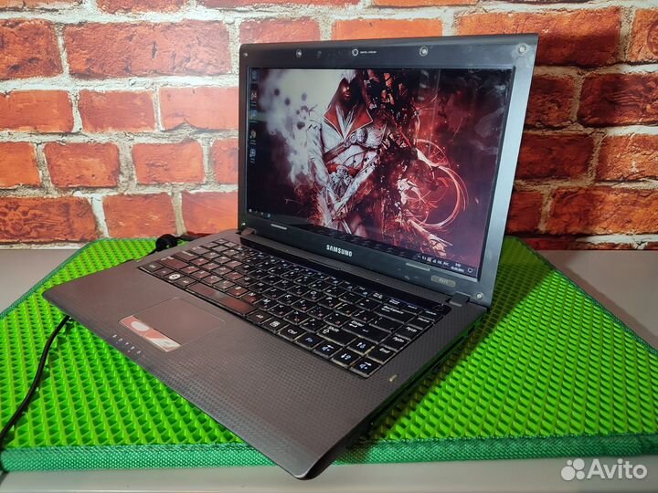 Samsung R525-Turion X2 \ 3 Озу\ 1 GB Видео \320HDD