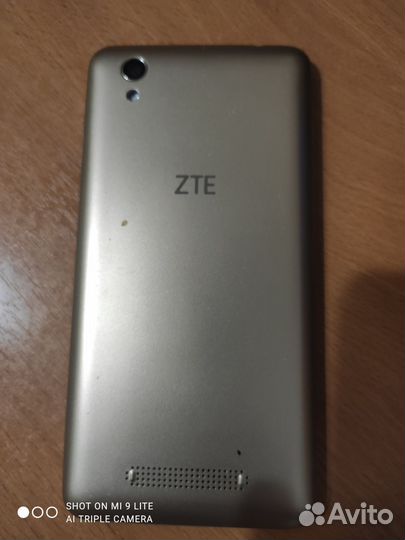 Телефон ZTE