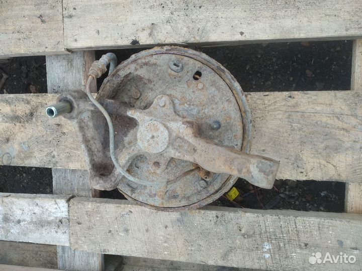 Поворотный кулак задний правый Kia Shuma 2 лифтбек