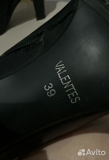 Демисезонные сапоги из на натуральной кожи