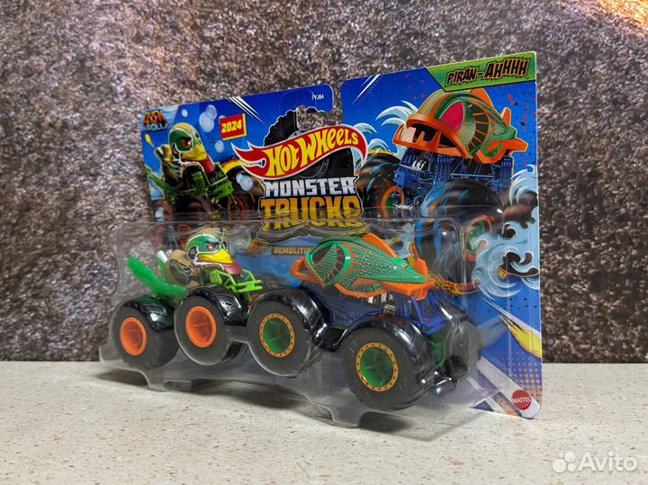 Новый набор набор Hot Wheels Monster Trucks