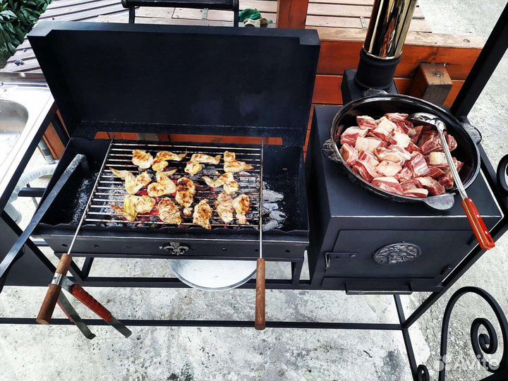 Мангальная зона с мойкой раковиной