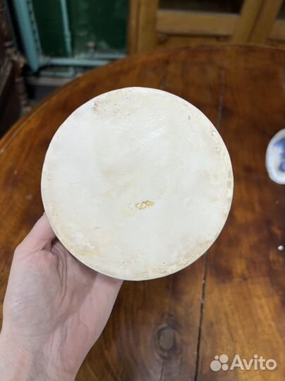 Старинная керамическая шкатулка