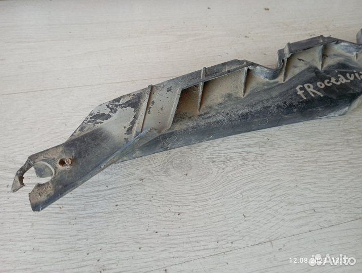 Крепление бампера переднее правое Skoda Octavia A5