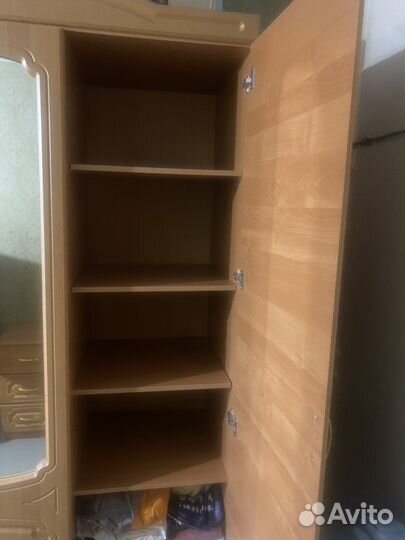 Шкаф, кровать, тумбочка, косметический столик