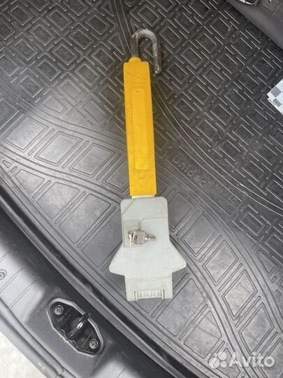 Замок на руль