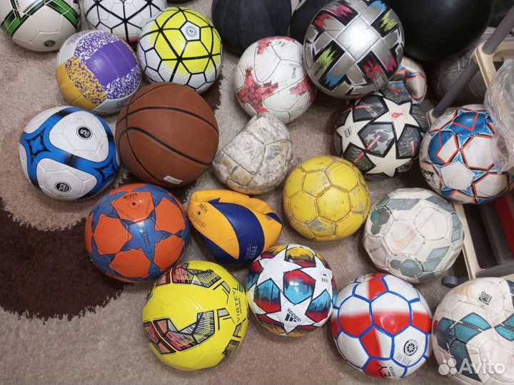 Футбольные мячи