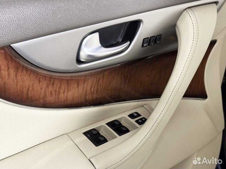 Infiniti QX70 3.7 AT, 2013, 138 753 км