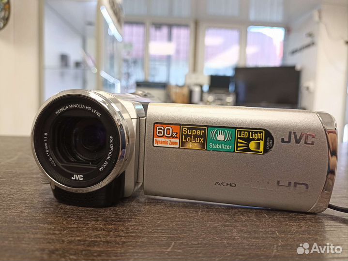 Видеокамера JVC GZ-E305se