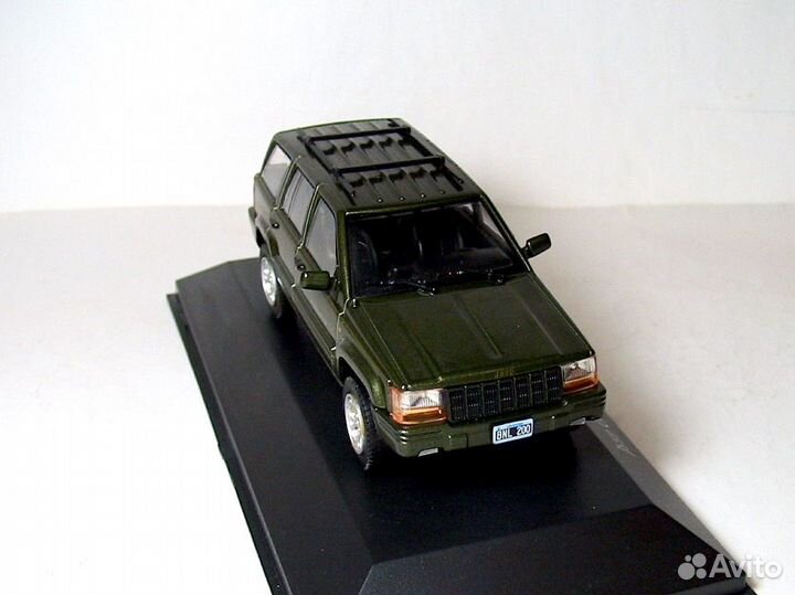 Bнaличии 1/43 Jeep Grand Cherokee Limited 1997 ZJ