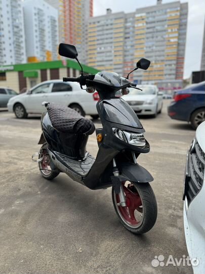 Скутер stels skif 100