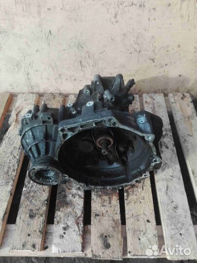 МКПП (механическая коробка переключения передач) V