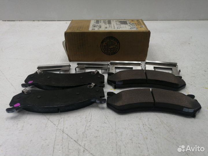 Тормозные колодки переднее Chevrolet Tahoe GMT 900