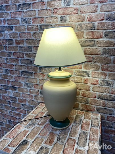 Лампа настольная