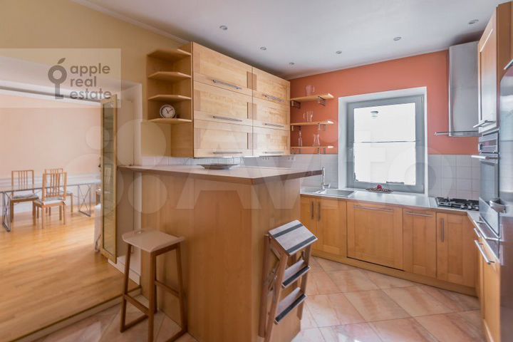 5-к. квартира, 150 м², 3/3 эт.