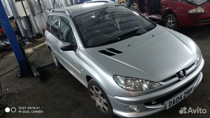 Разбор на запчасти Peugeot 206
