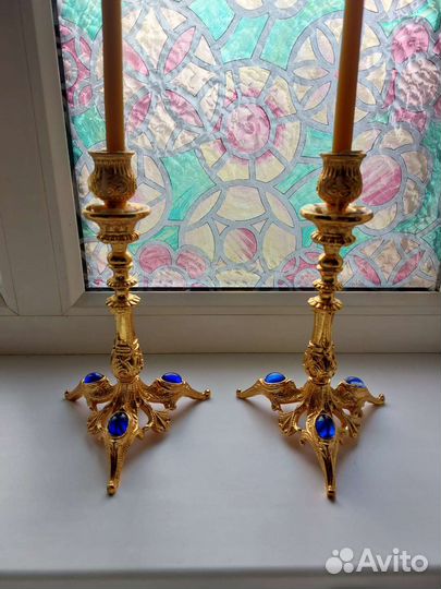 Подсвечники напристольные