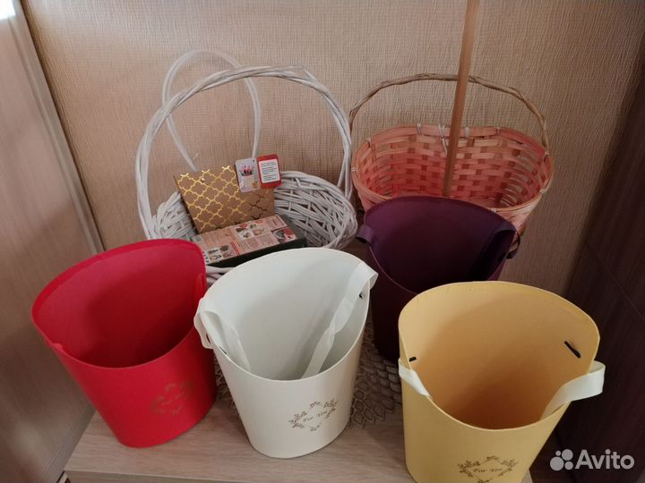 Корзины и коробки для цветов