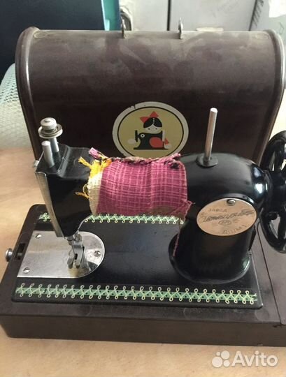 Детская швейная машинка