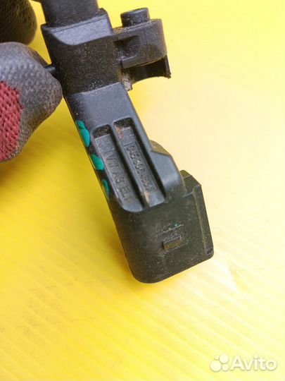 VW Pointer Датчик положения коленвала 045906433A