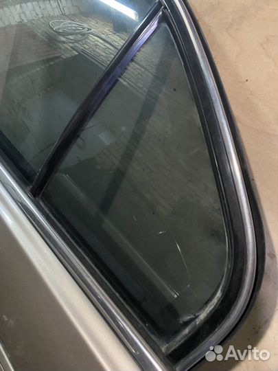 Стекло двери (форточка) Mitsubishi Galant 8