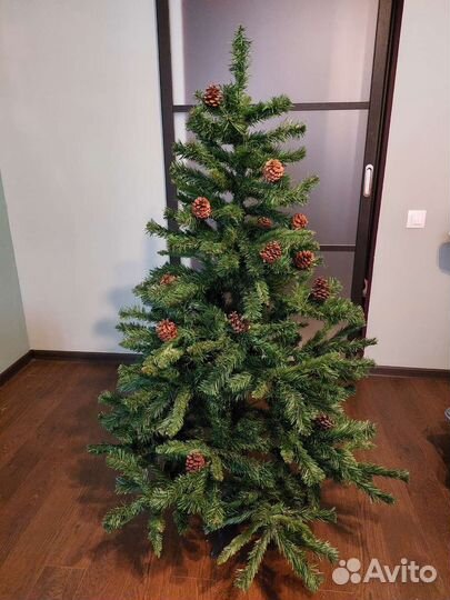 Елка искусственная 150 см с шишками
