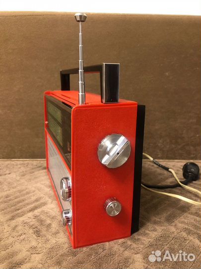 Радиоприемник VEF 202 с FM фм красный