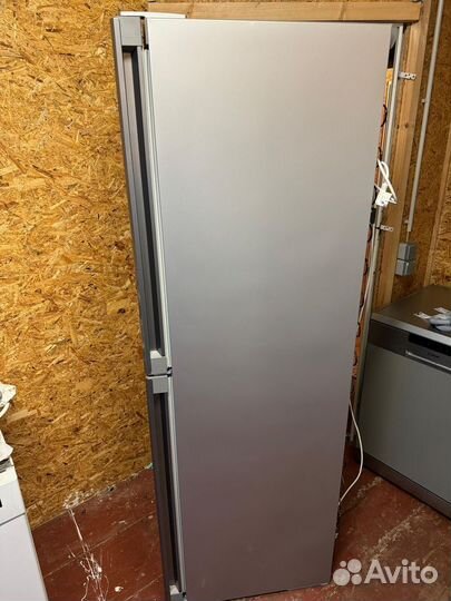 Liebherr CNel 4213. Холодильник. Гарантия