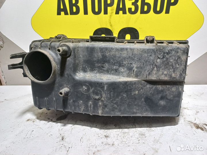 Корпус воздушного фильтра Peugeot 406 2000