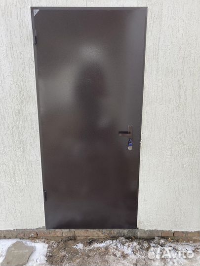 Дверь входная металлическая