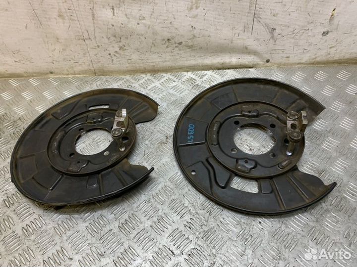 Щит опорный задний Lexus Ls600H UVF45 2urfse 2008