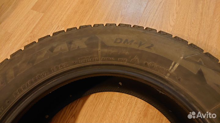 Bridgestone Blizzak DM-V2 225/65 R17 102S