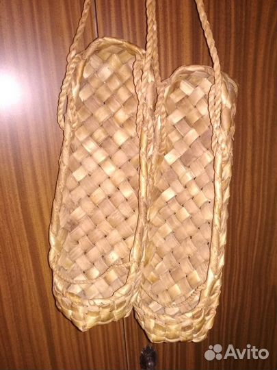 Лапти плетеные