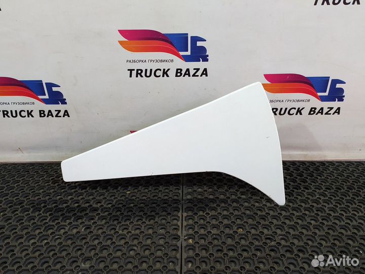 81629100133 Спойлер кабины верхний левый