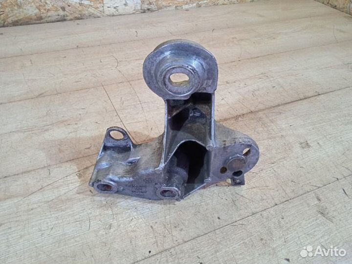 Кронштейн опоры двигателя Chevrolet Lacetti 2008