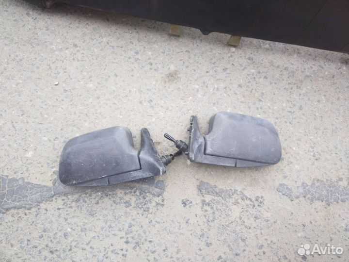 Зеркало заднего вида