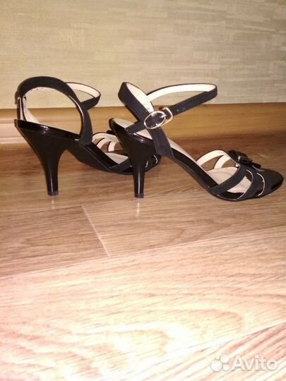 Открытые босоножки