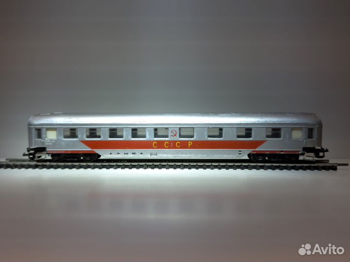 Модель пассажирского вагона 1:120 TT