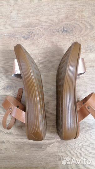 Босоножки женские