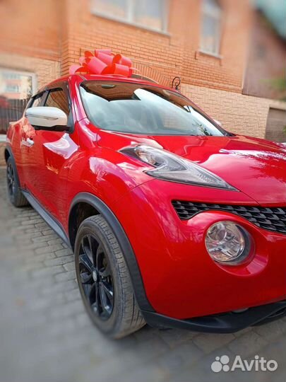 Красный бант на автомобиль