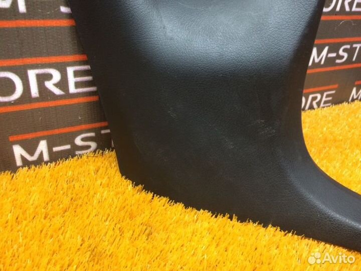 Накладка на порог салона передняя правая Audi A4